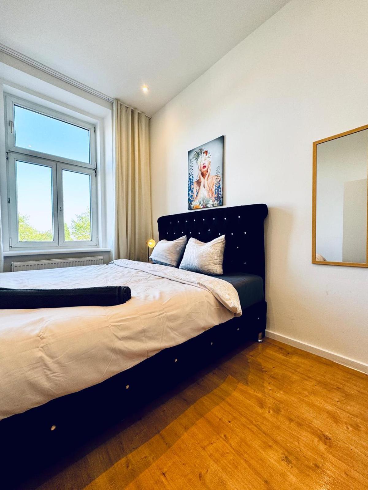 Spacious 3br Shared Near Kaufpark Alterlaa Apartment