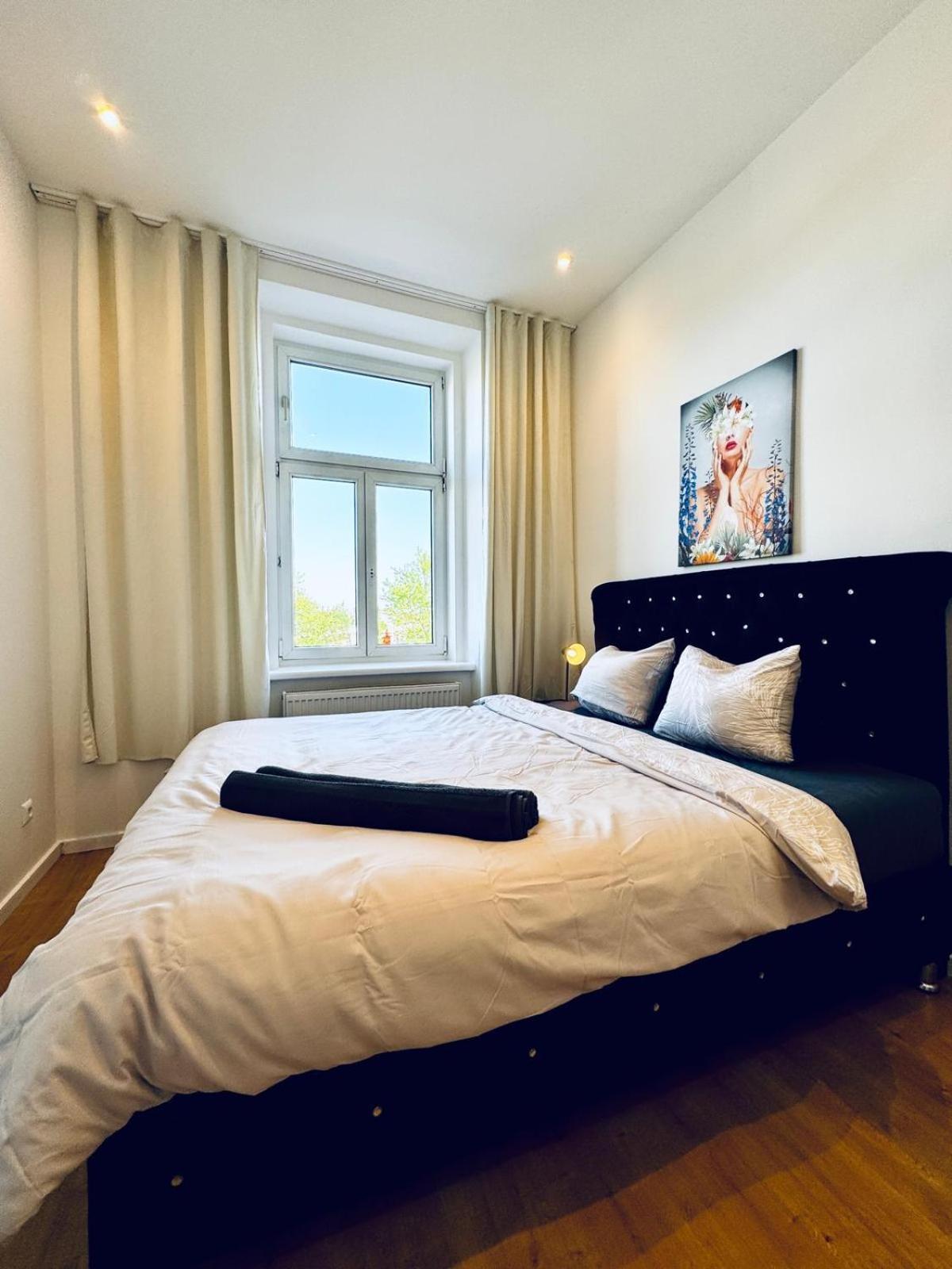 Spacious 3br Shared Near Kaufpark Alterlaa Apartment Wien